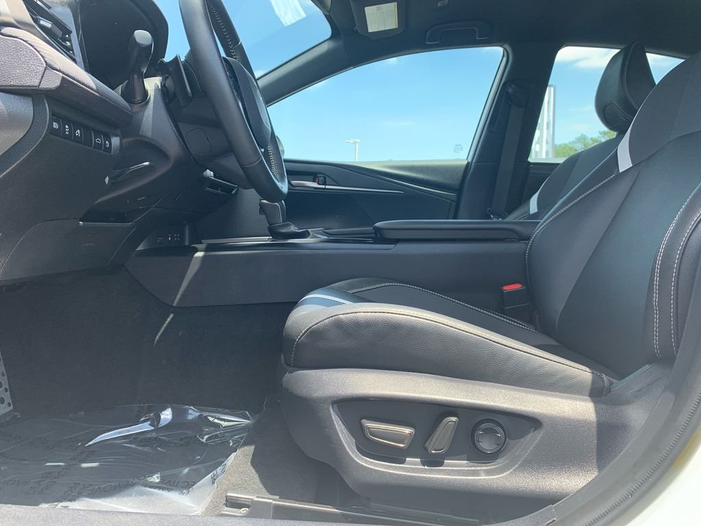 Used 2025 White Toyota SE image 22
