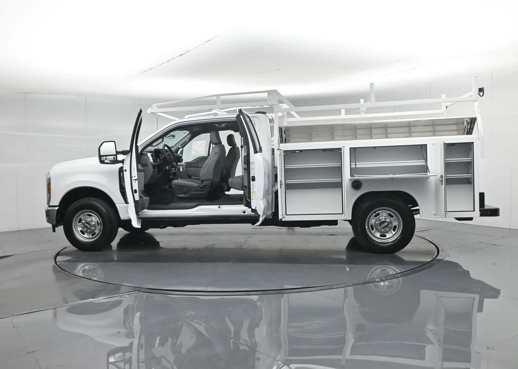 New 2026 Oxford White Ford XL image 40