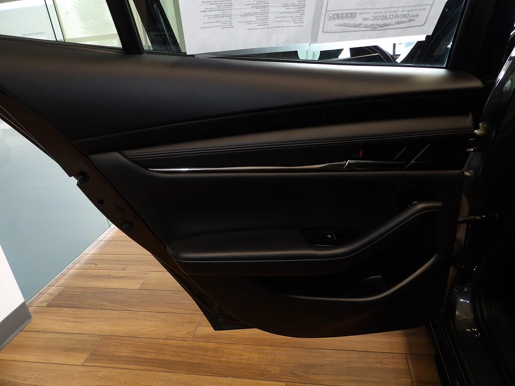 Used 2021 Machine Gray Metallic Mazda Premium image 20