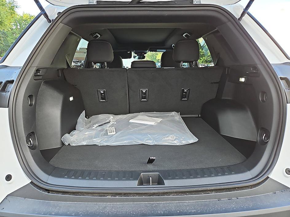 2026 Chevrolet Equinox LT - Photo 11