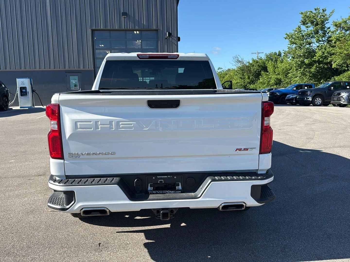 Used 2024 Summit White Chevrolet RST image 4