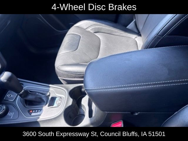 Used 2022 White Jeep Latitude Lux image 29