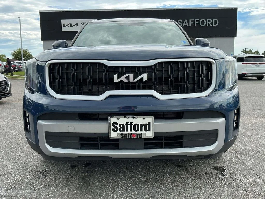Used 2023 Black Kia EX image 3