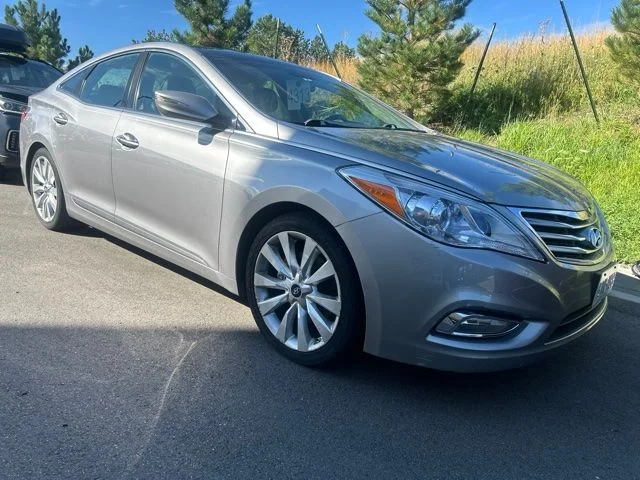 Used 2013 Gray Hyundai Base image 2