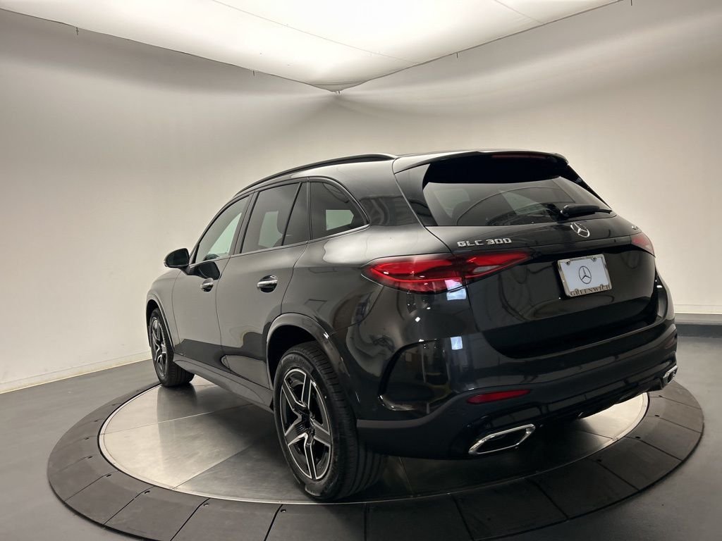 Used 2026 Graphite Grey Metallic Mercedes-Benz GLC 300 image 5