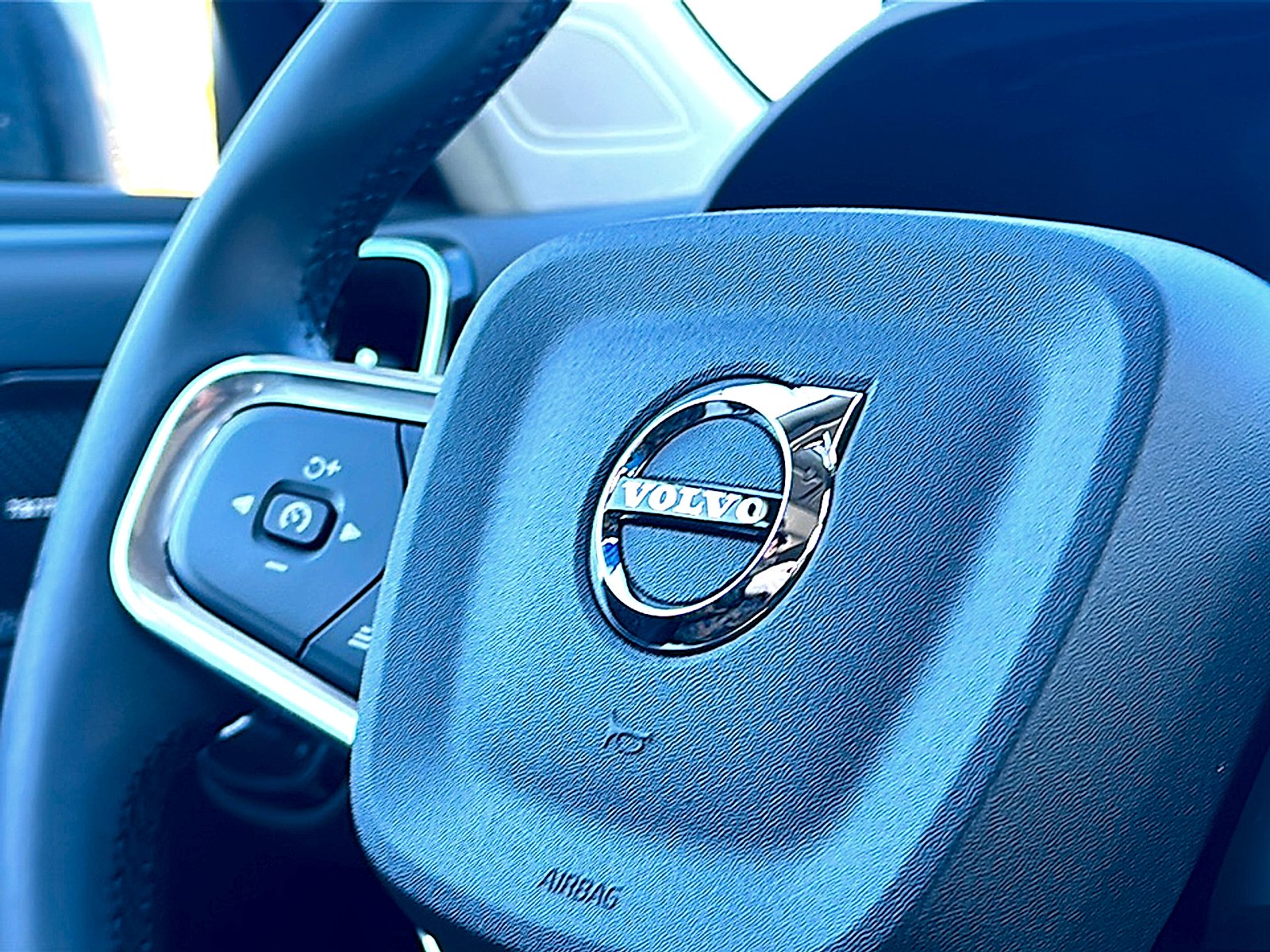 2026 Volvo XC40 Plus - Photo 20