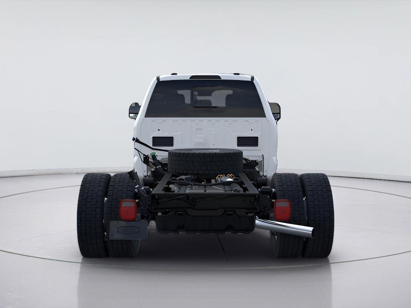 New 2026 Oxford White FORD F-550® XL image 5