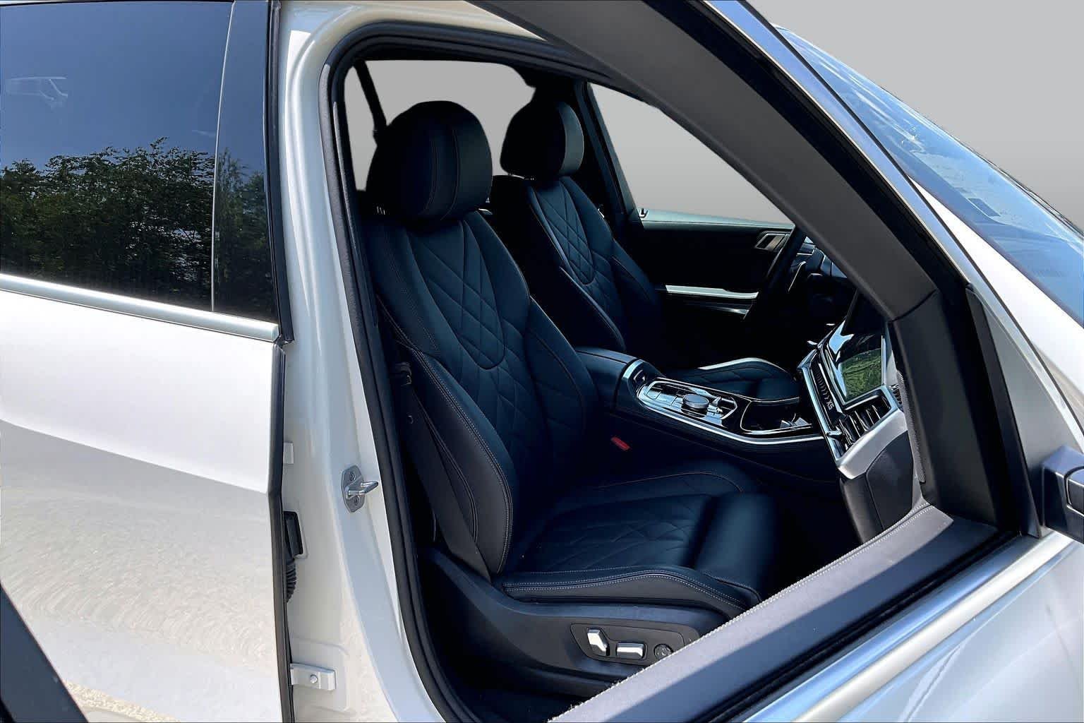 Used 2026 Alpine White BMW xDrive40i image 8