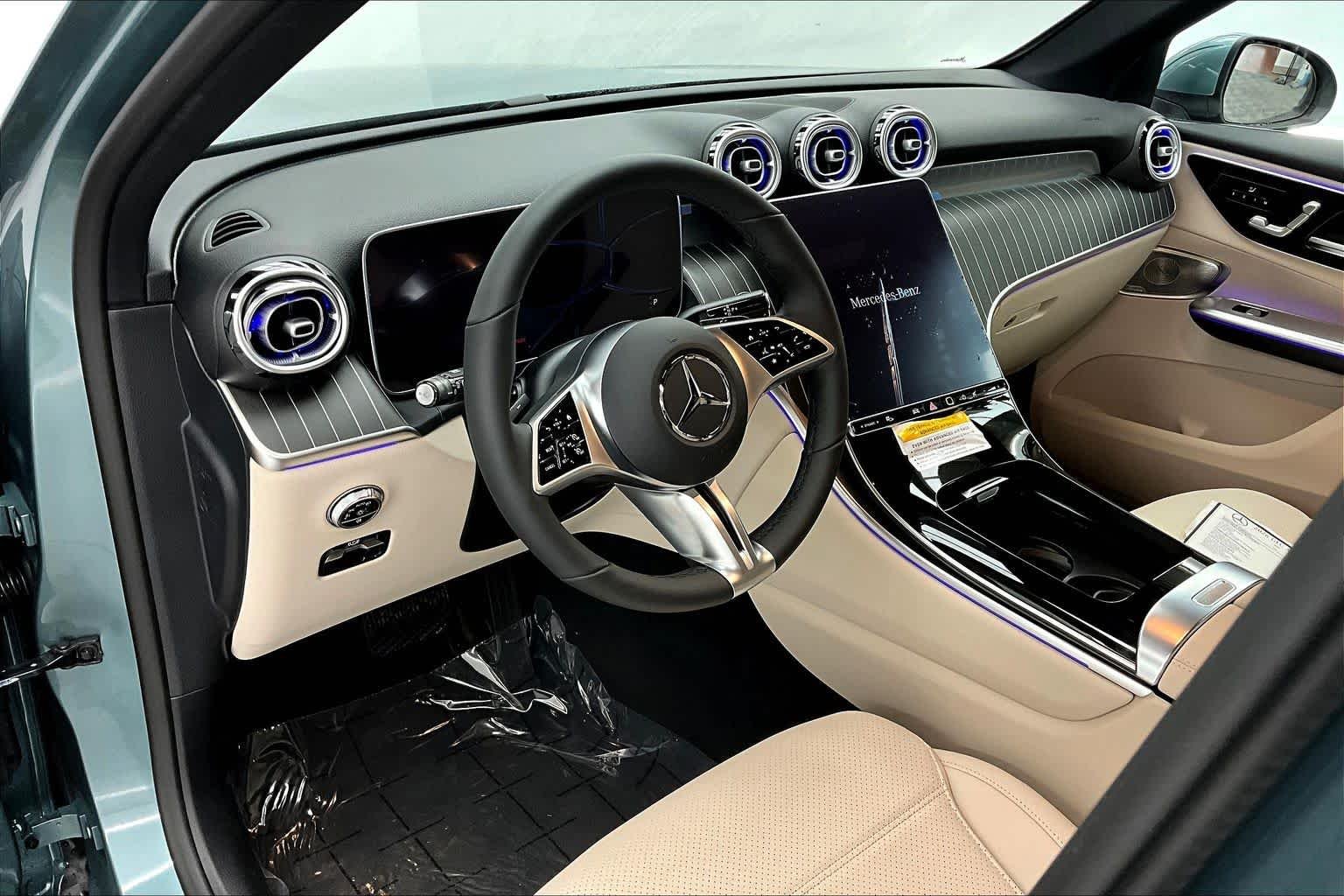 New 2026 Verde Silver Metallic Mercedes-Benz GLC 300 image 2
