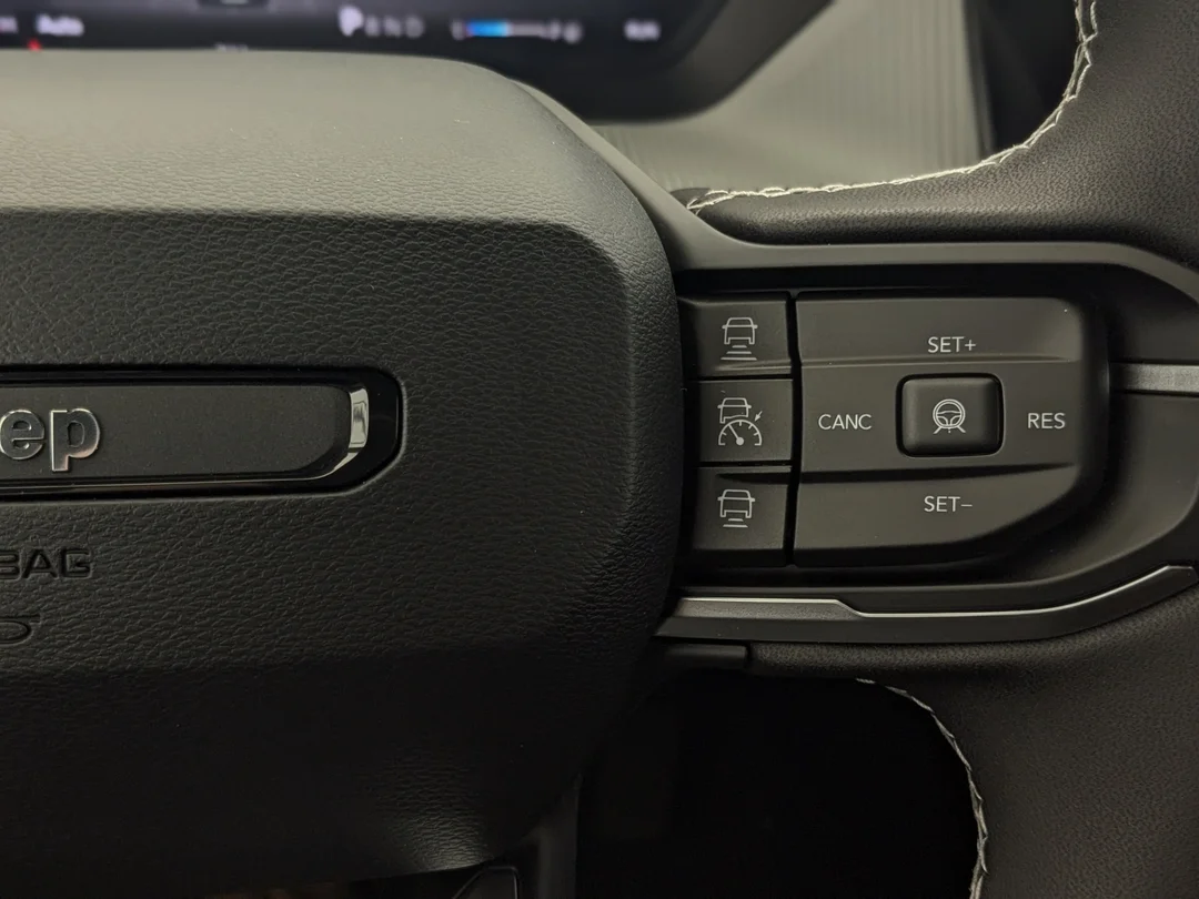 New 2026 Grey Jeep Limited - - 4x4 - 1.6L I- 4 Turbo Hybrid - 12.3 Uconnect w/ Nav - Pano Sunroof & More! image 18