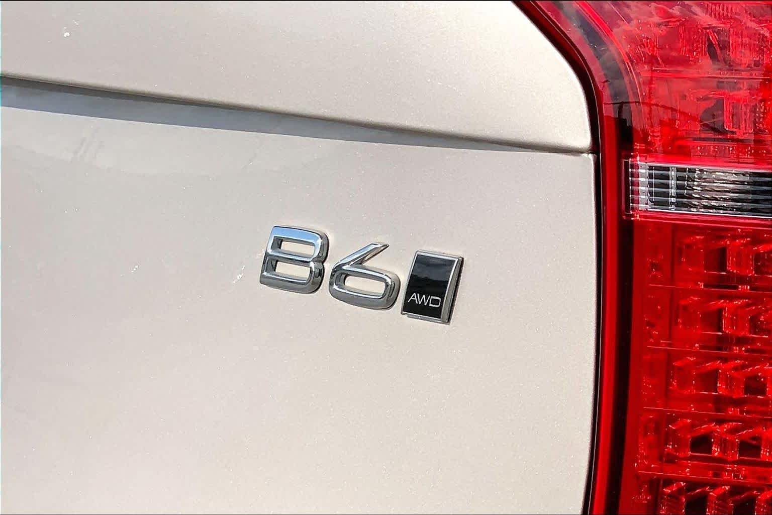 Used 2025 Bright Dusk Metallic Volvo Plus image 30