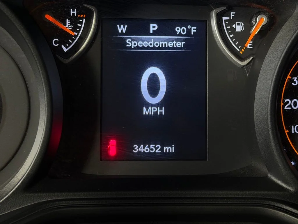Used 2025 White Jeep Sport S image 13