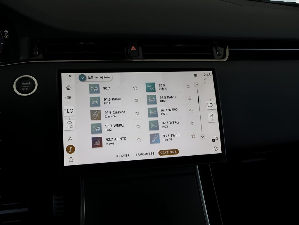 New 2026 Seoul Pearl Silver Land Rover Dynamic image 21