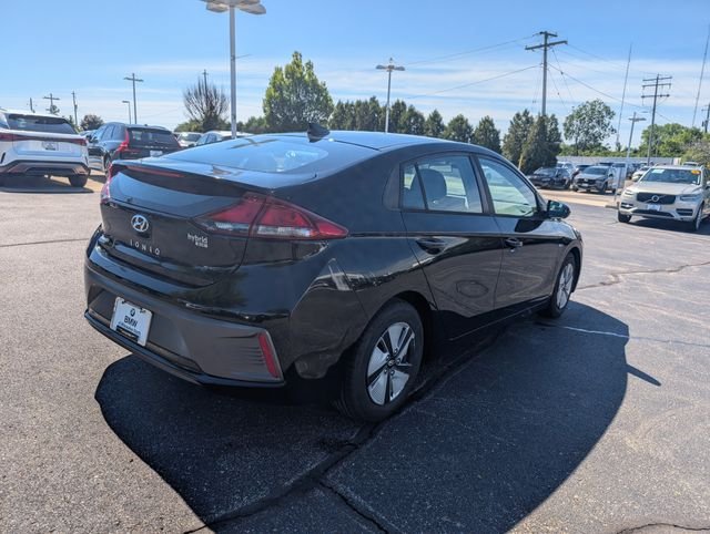 Used 2020 Black Noir Pearl Hyundai Blue image 5