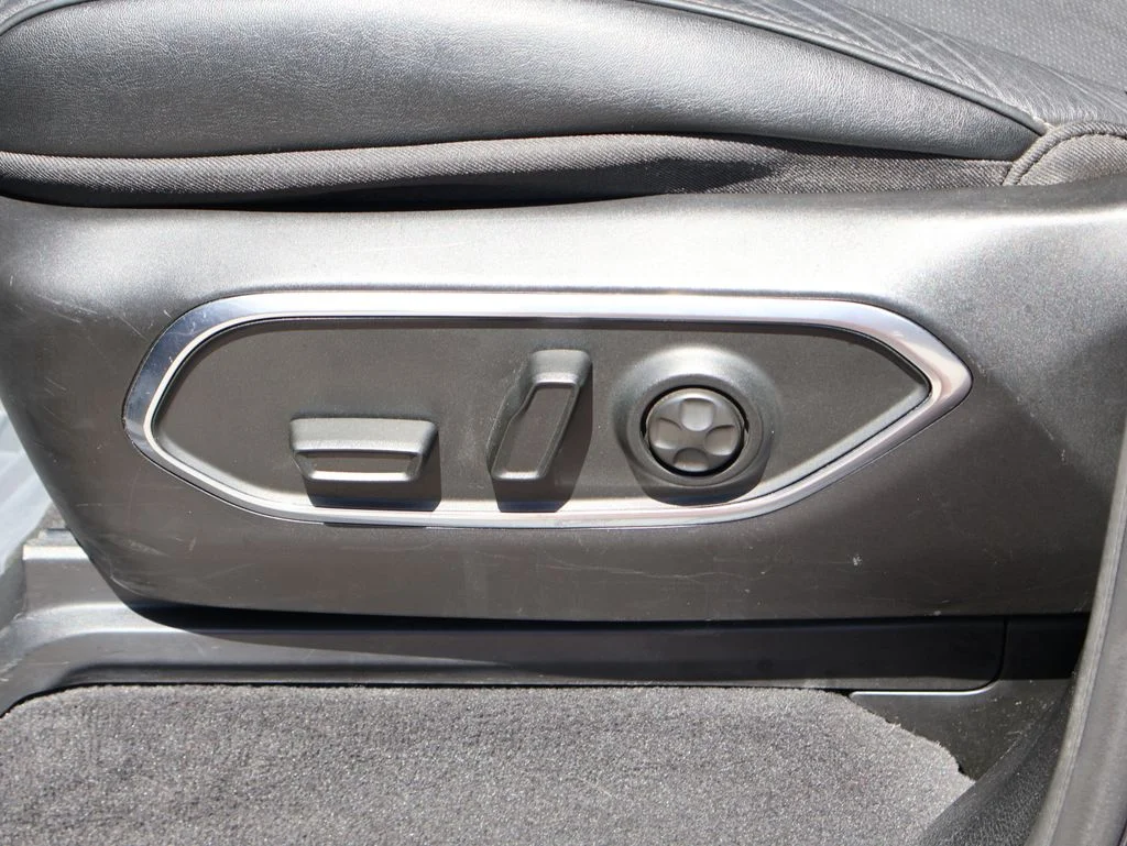 Used 2024 Gray Jeep Series III image 25
