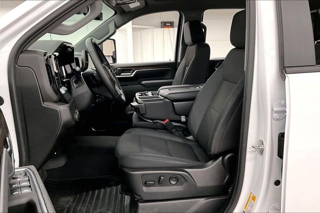 Used 2025 Summit White Chevrolet LT image 23