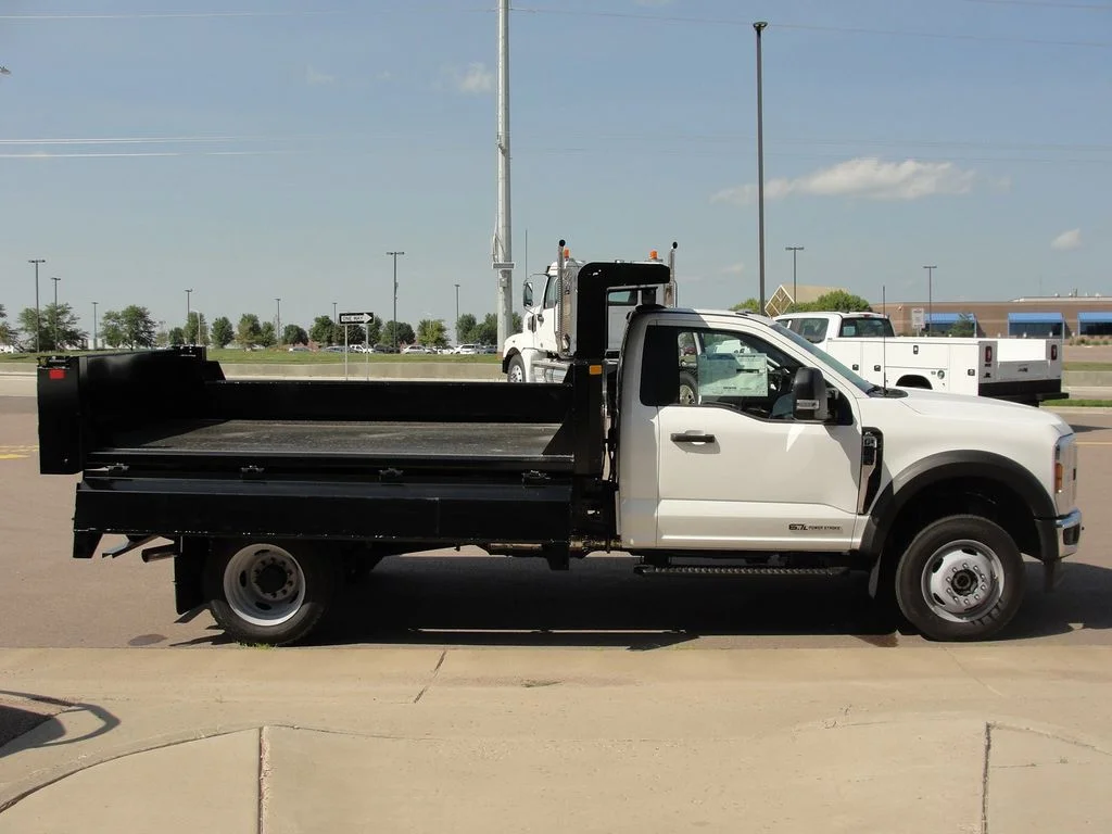 New 2025 Oxford White Ford F-550® XL image 8