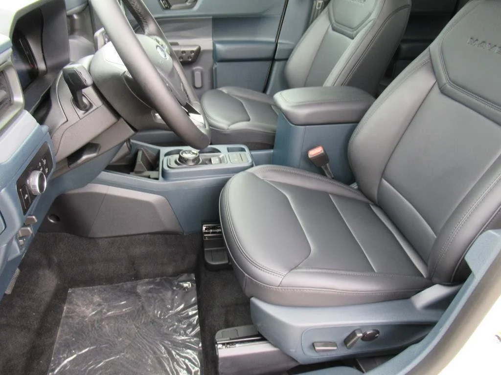 New 2025 Desert Sand Ford Lariat® image 17