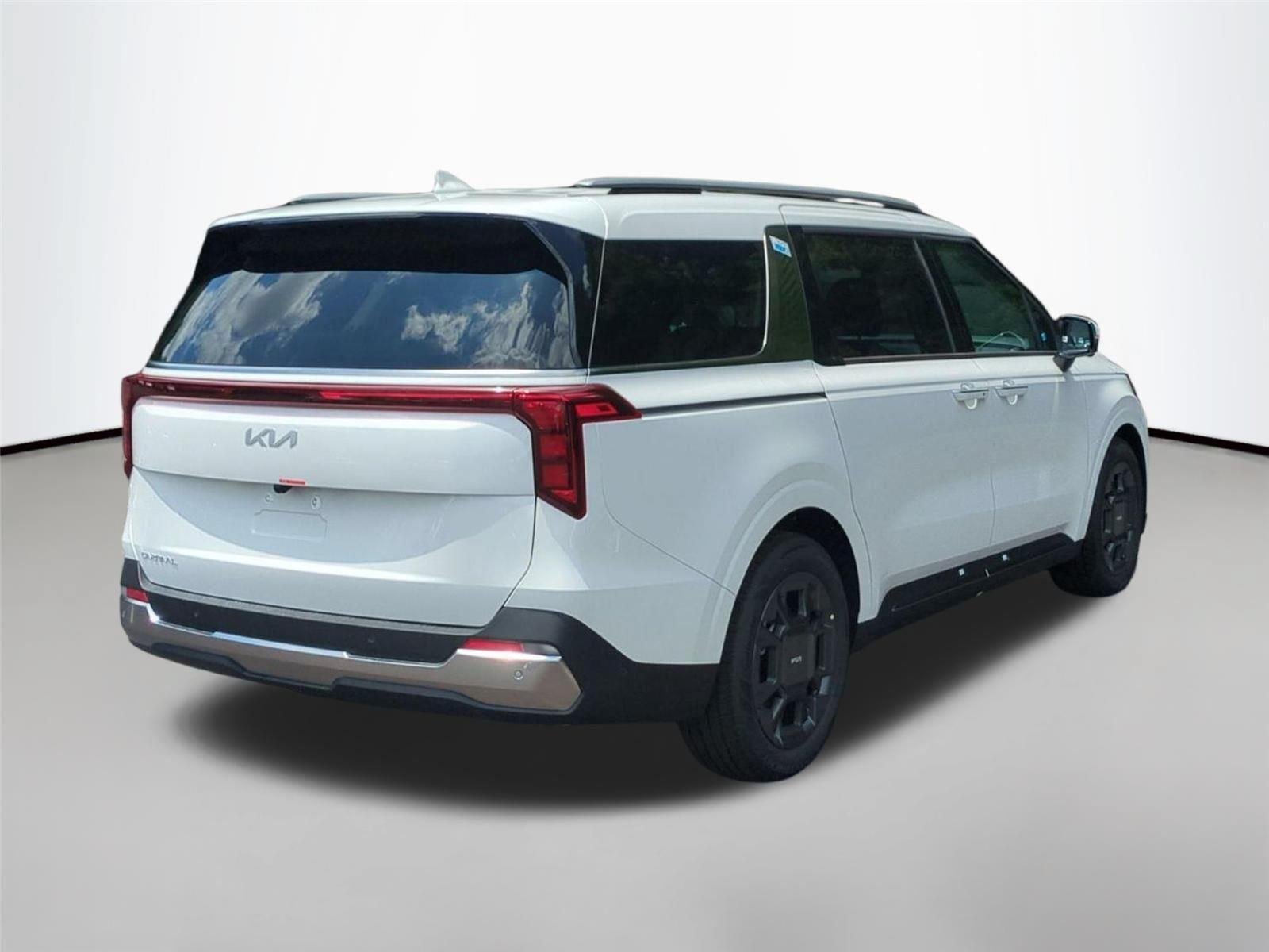 New 2026 Snow White Pearl Kia SX image 5
