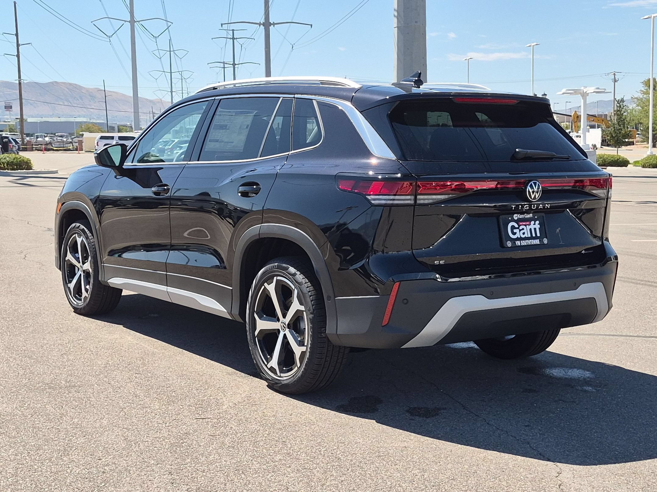 New 2026 Deep Black Pearl Volkswagen SE image 5