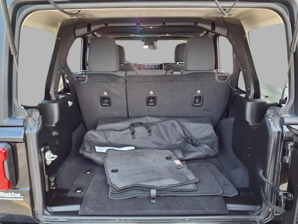 Used 2025 Black Jeep Rubicon image 28
