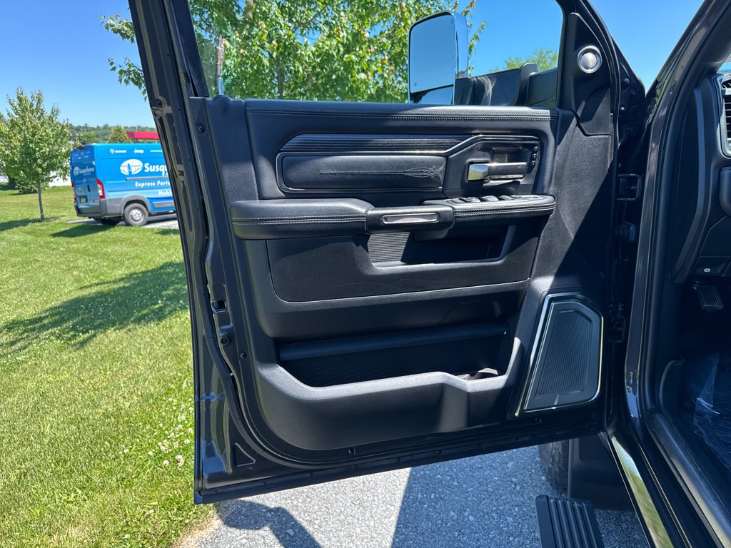 Used 2019 Granite Crystal Metallic Clearcoat Ram Limited image 33
