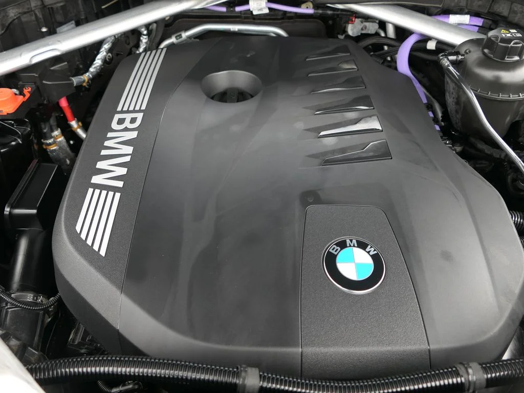 Used 2024 Black Sapphire Metallic BMW xDrive40i image 30