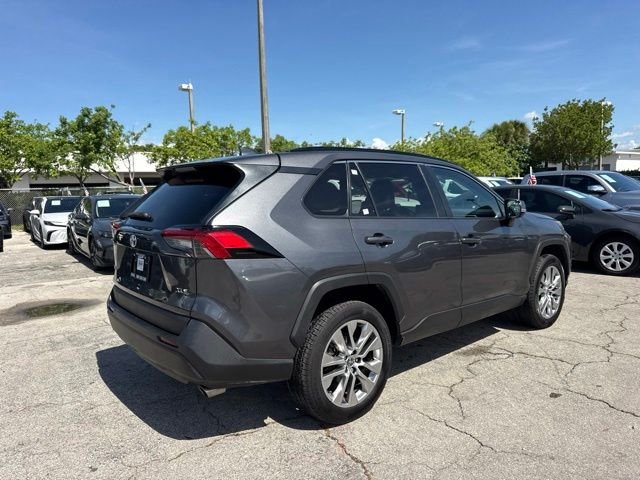 Used 2022 Gray Toyota XLE Premium image 11