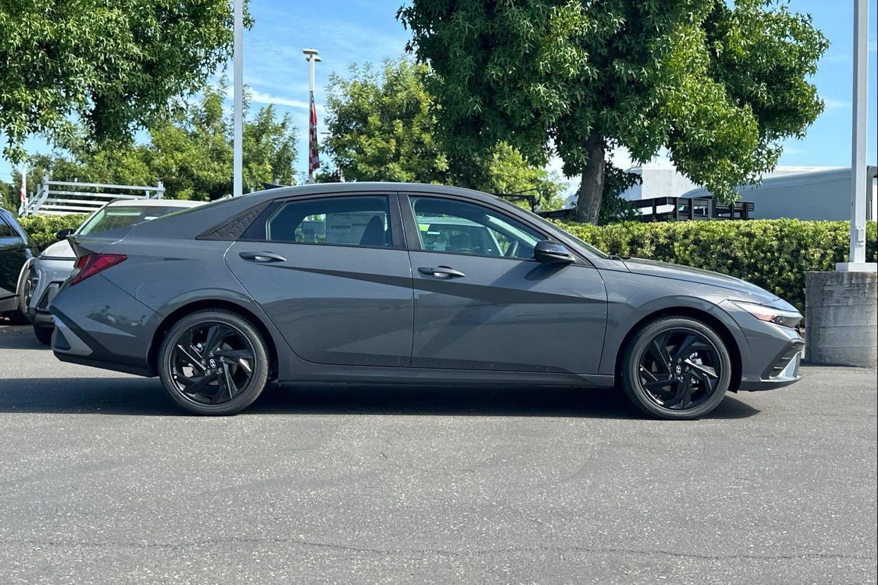 New 2026 Ecotronic Gray Hyundai SEL Sport Plus image 3