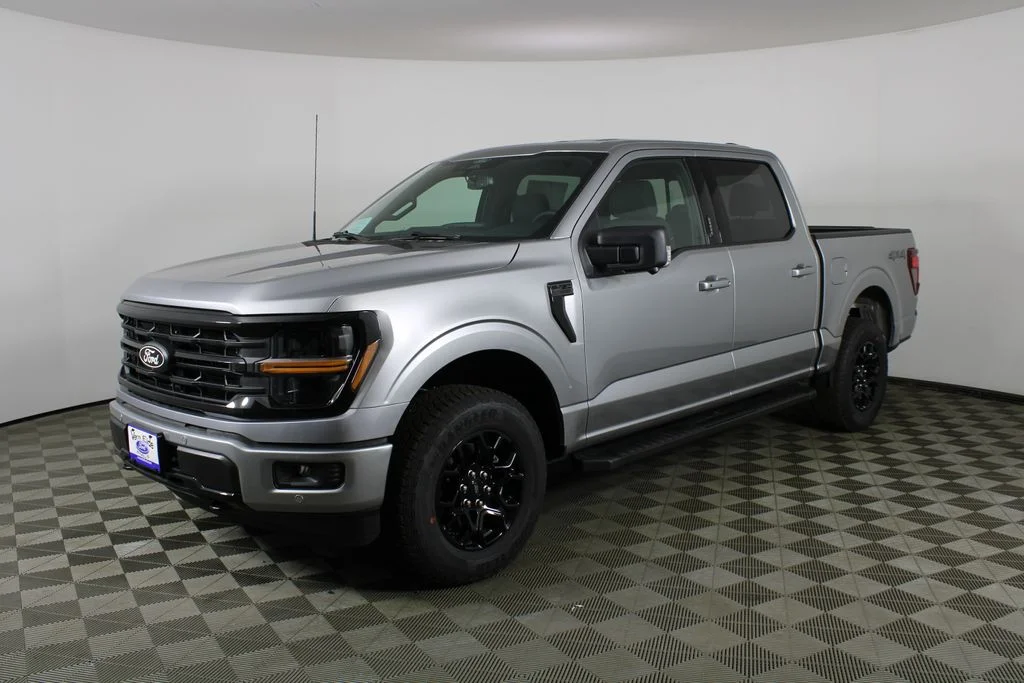 New 2026 Silver Ford XLT image 3