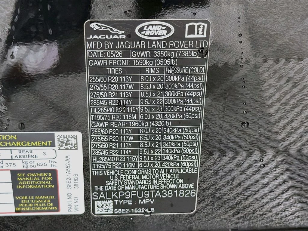 New 2026 Santorini Black Land Rover SE image 34