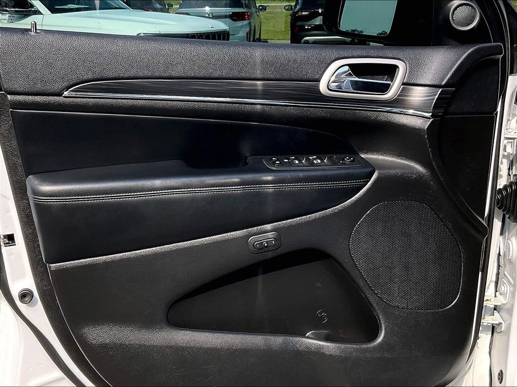 Used 2020 White Jeep Limited image 9