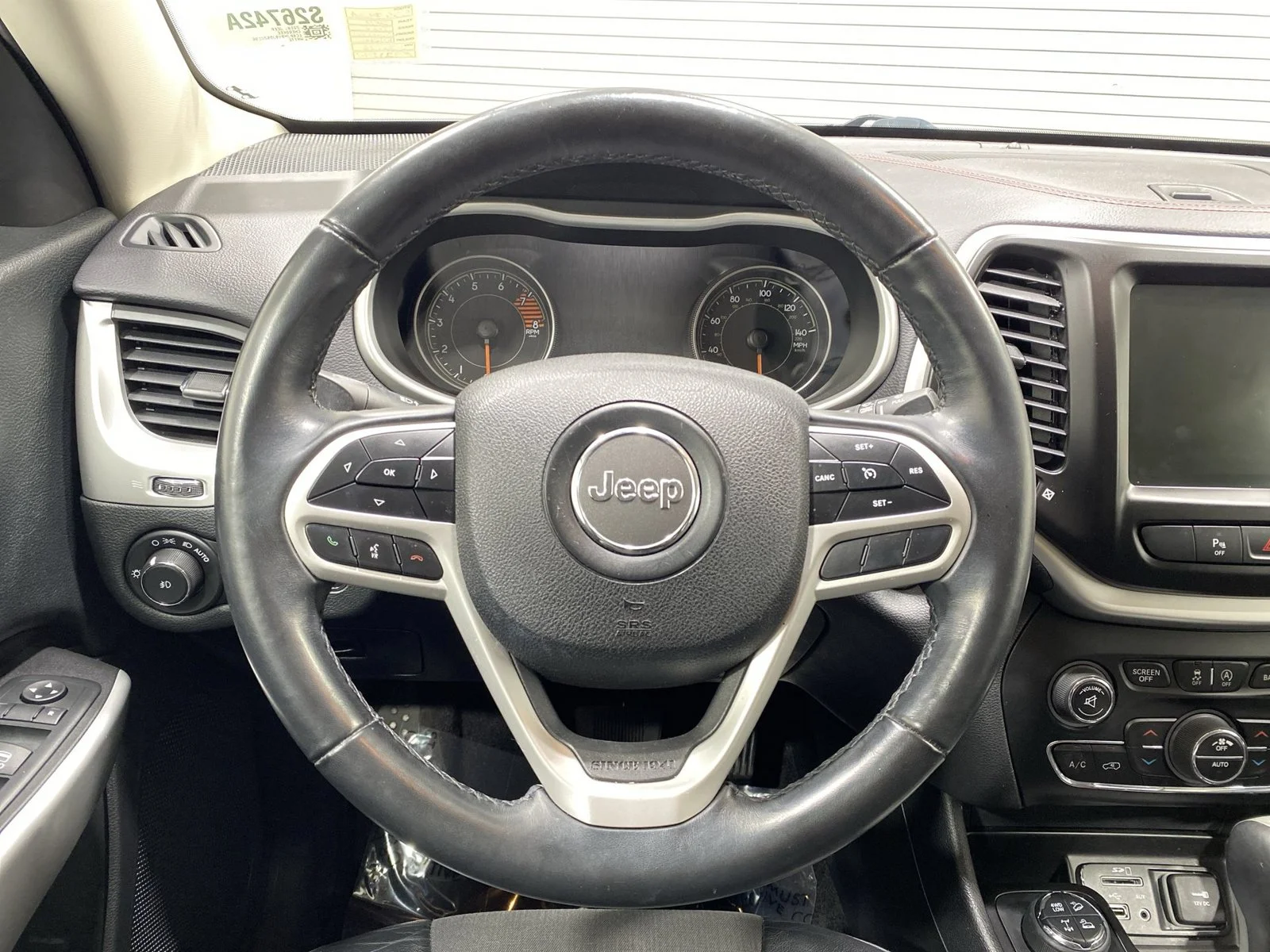 Used 2018 White Jeep Trailhawk image 14