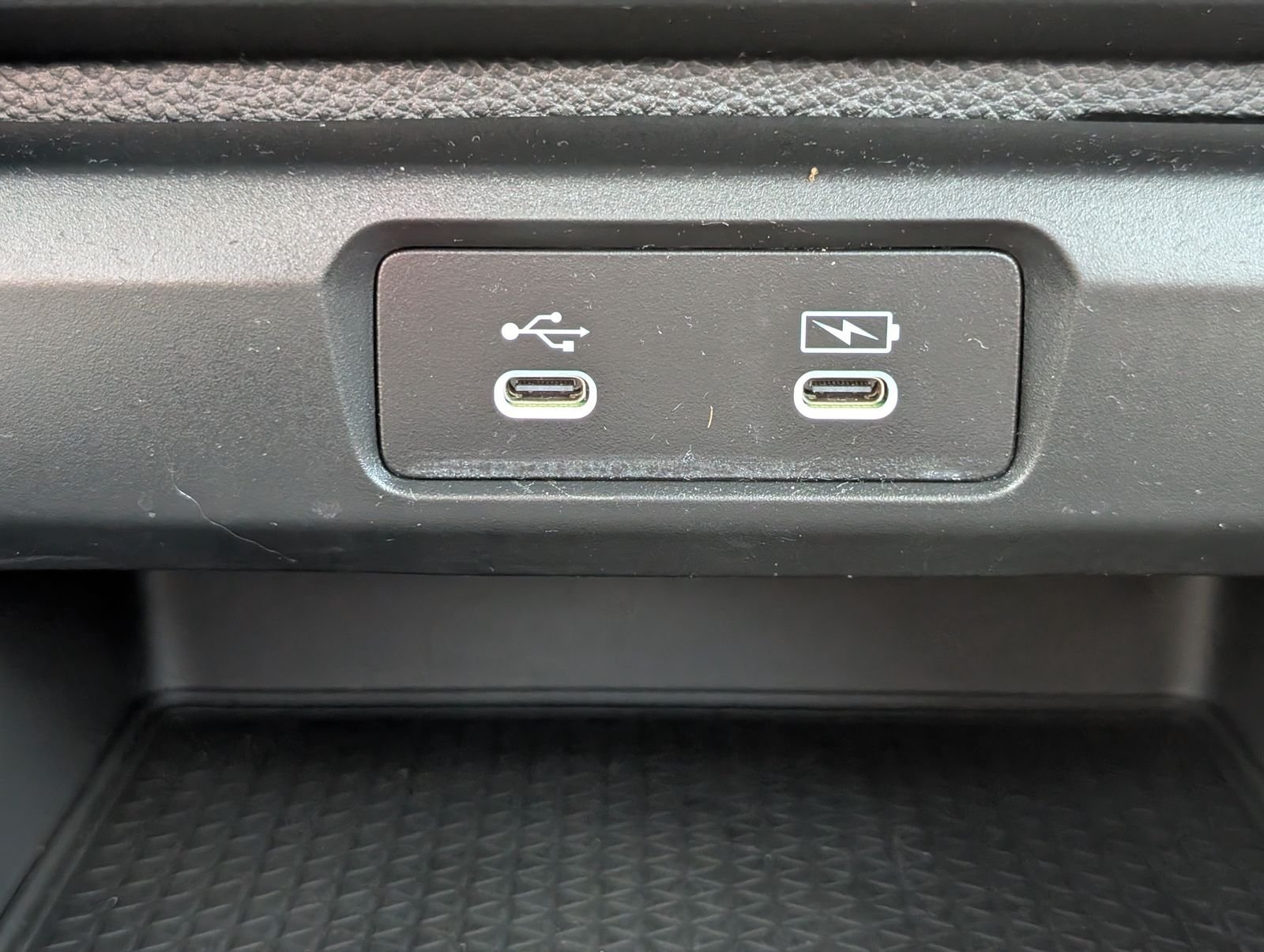Used 2025 White Honda SE image 26