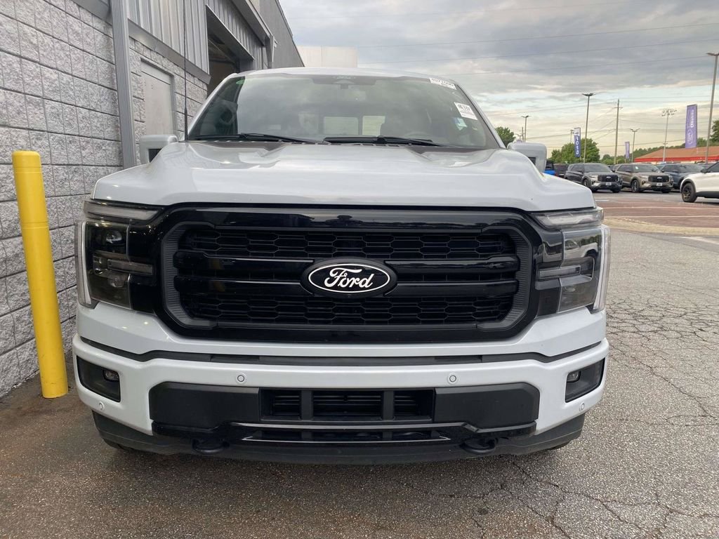 Used 2025 Star White Ford Lariat image 2