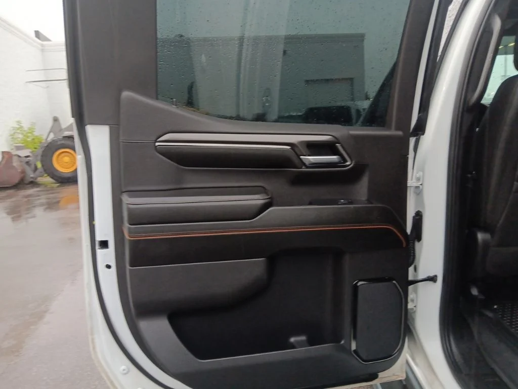 Used 2024 Summit White GMC AT4 image 29