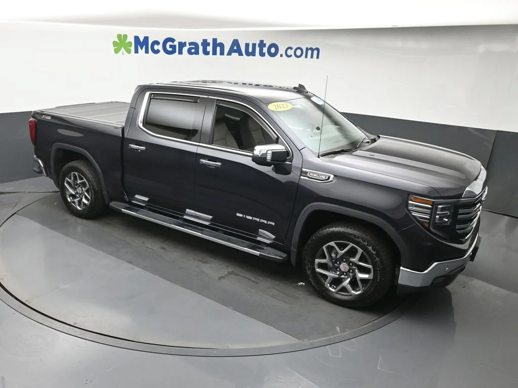 Used 2023 Silver GMC SLT image 3