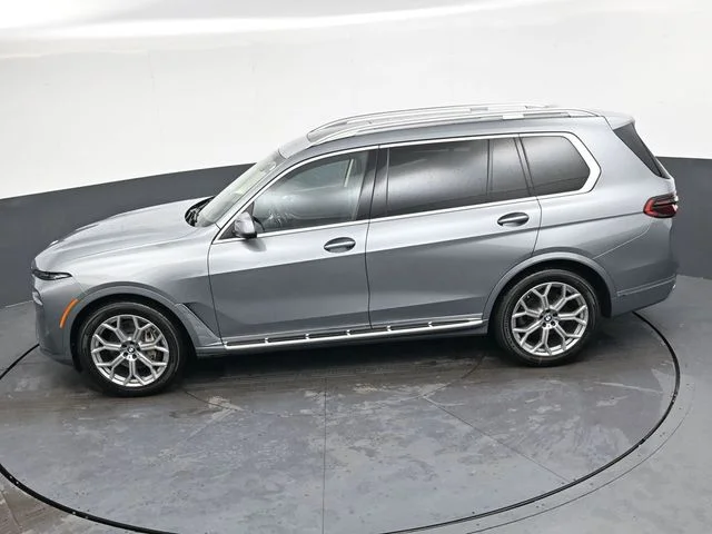 Used 2024 Gray BMW xDrive40i image 29