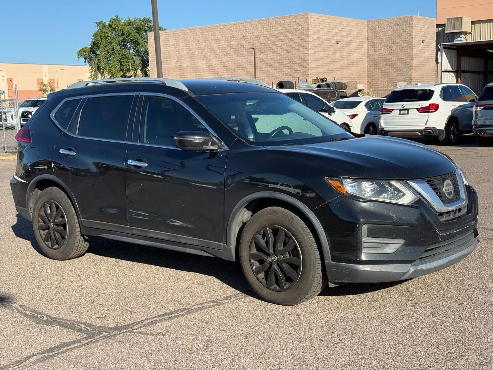 Used 2018 Nissan Rogue SV with VIN 5N1AT2MT8JC796598 for sale in Peoria, AZ