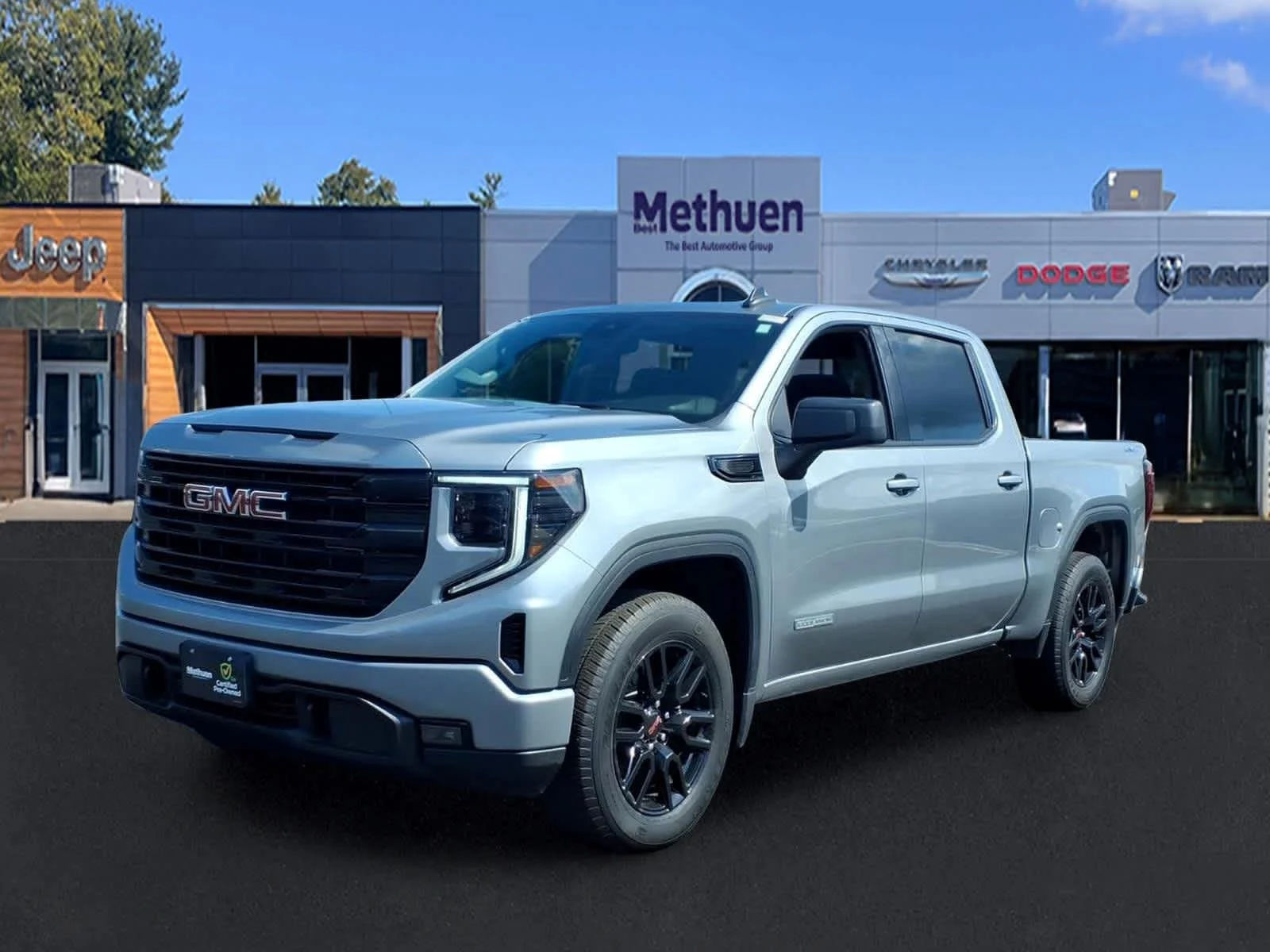 Used 2024 Sterling Metallic GMC Elevation image 9