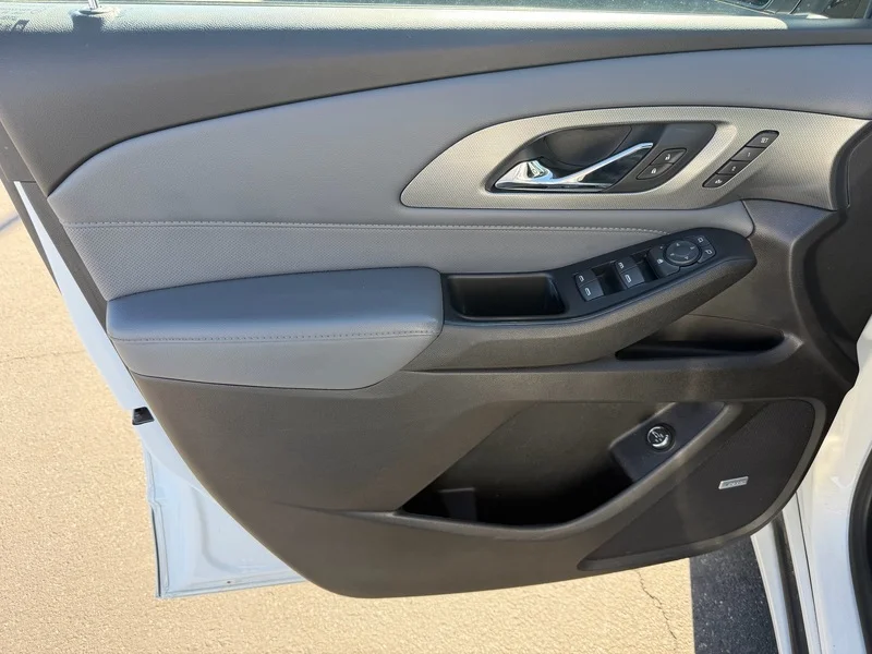 Used 2019 SUMMIT WHITE Chevrolet Premier image 17