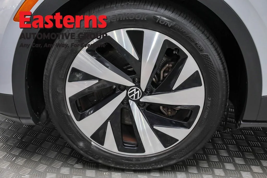 Used 2021 Silver Volkswagen Pro S image 29