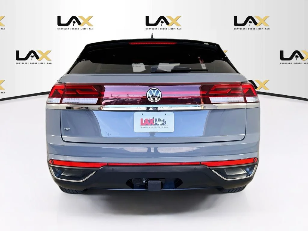 Used 2024 Gray Volkswagen 2.0T SE w/Technology image 6