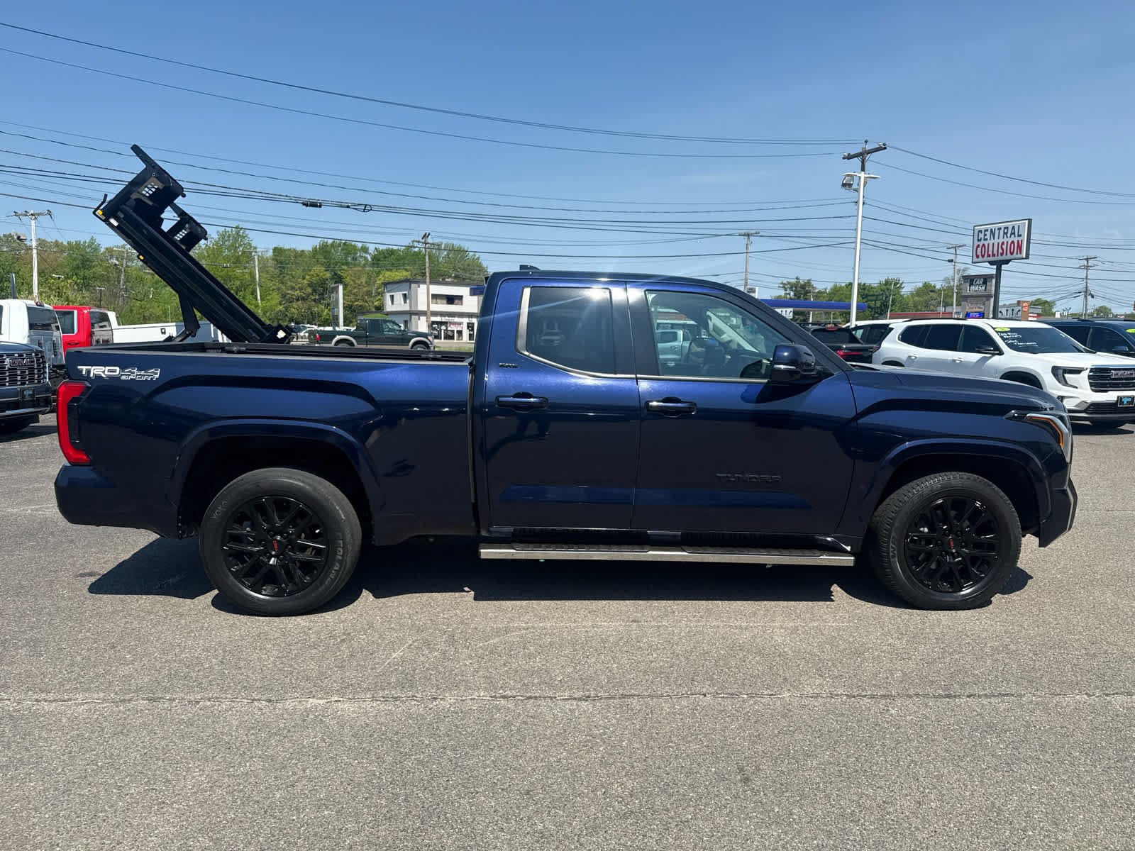 Used 2022 Gray Toyota SR5 image 6