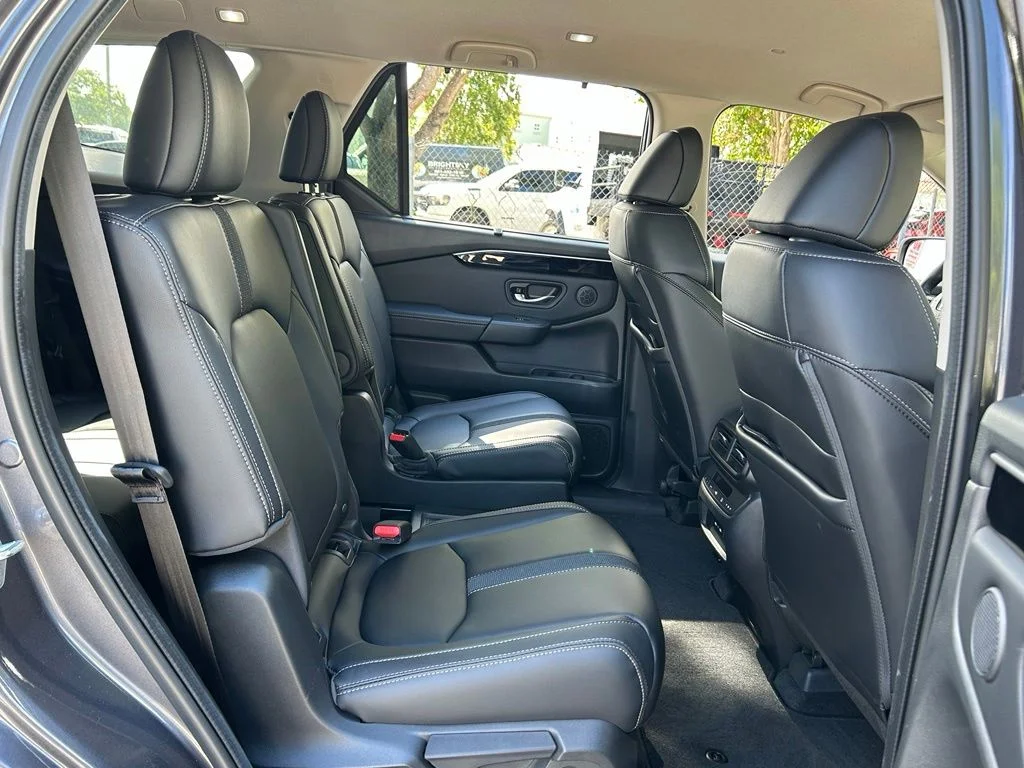 Used 2024  Honda EX-L image 41