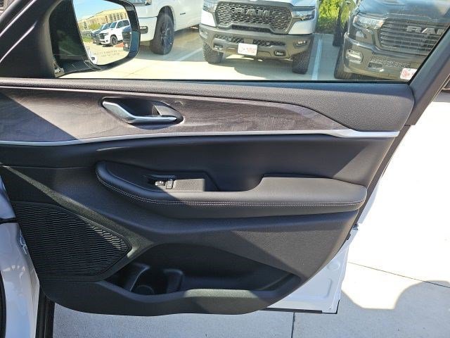 New 2026 Bright White Clearcoat Jeep Laredo Altitude image 13