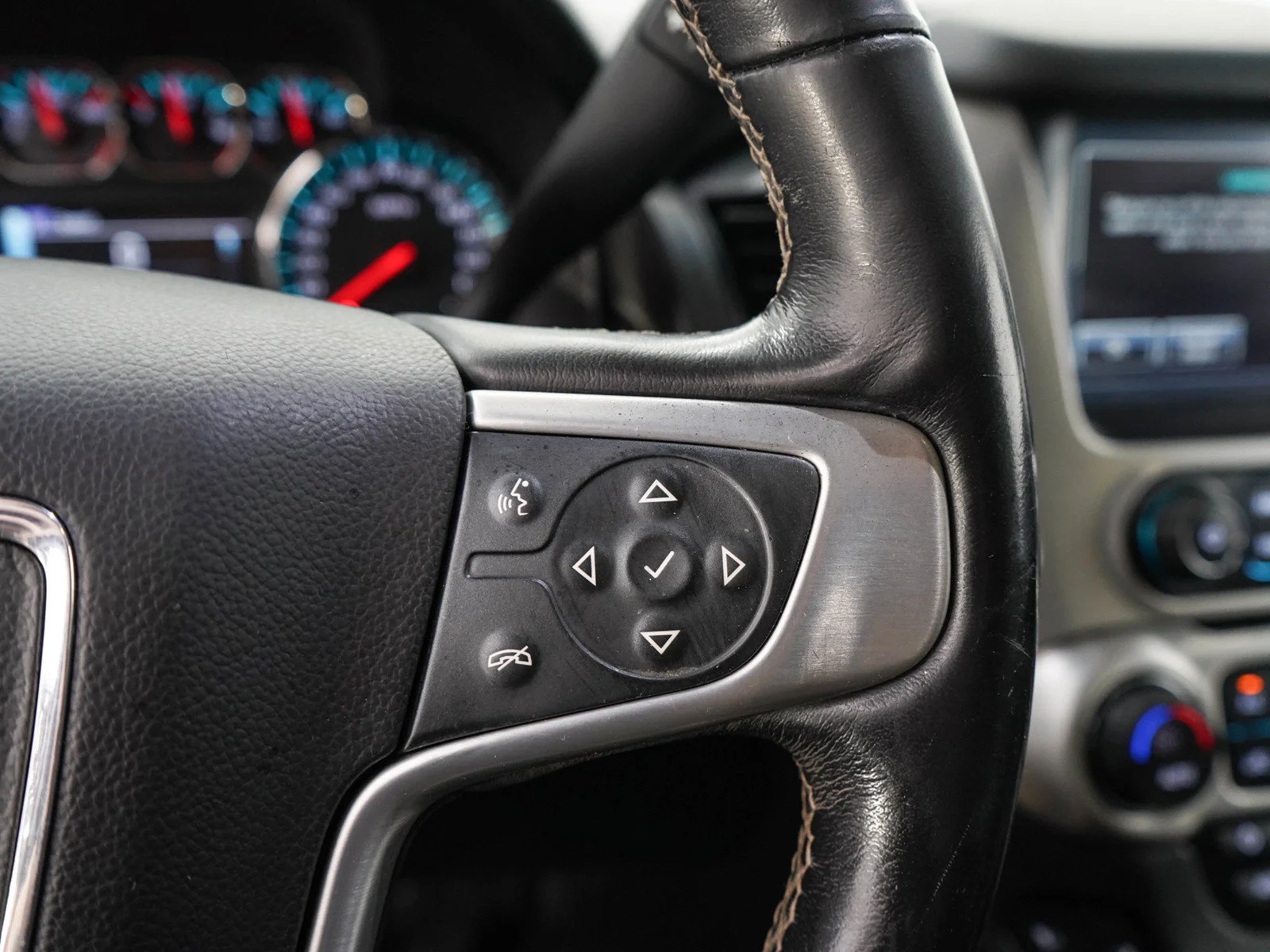 Used 2019 Onyx Black GMC SLT image 32