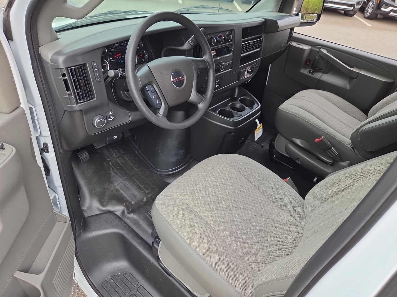 2026 GMC Savana Cargo Work Van - Photo 19
