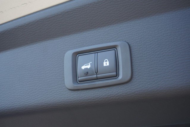 2025 Mitsubishi Outlander Plug-in Hybrid SEL - Photo 11