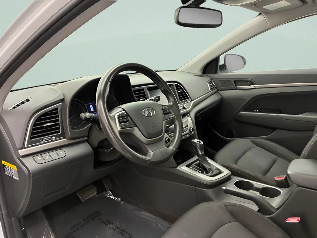 Used 2017 Quartz White Pearl Hyundai Value Edition image 10